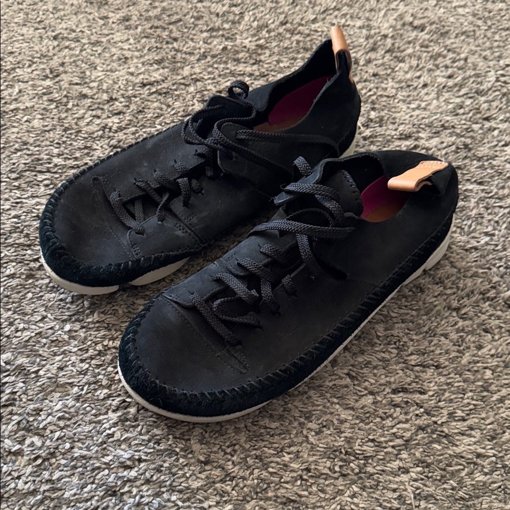 Clarks Black Sneakers Size 8.5 Trigenic